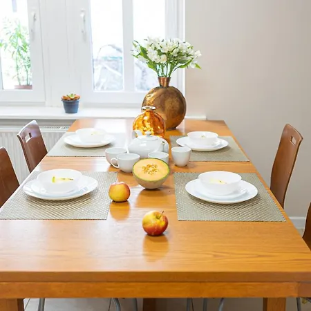 Na Deptaku Z Klimatyzacja, Myweek *