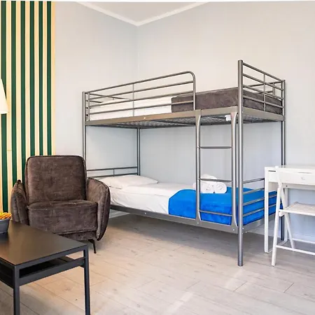 Na Deptaku Z Klimatyzacja, Myweek