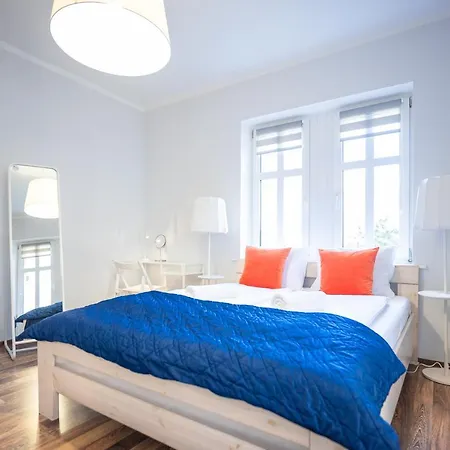 Na Deptaku Z Klimatyzacja, Myweek *